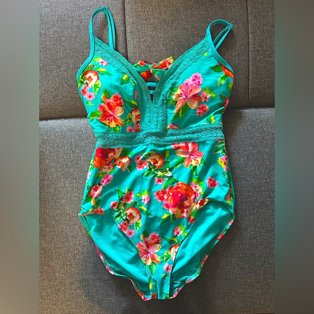 One piece swimsuit- size large